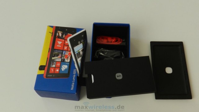 Lieferumfang Nokia Lumia 820