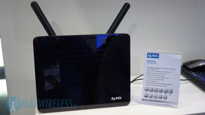 ZyXel LTE5621 Front