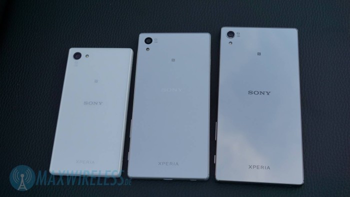 Die Rückseite der drei Sony Xperia Z5 Modelle.