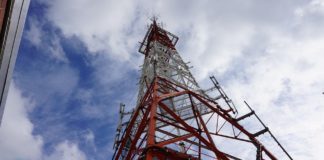 3,5 GHz wird weltweit Basis-Frequenzbereich für 5G Einer der ersten Telekom 5G Funkmasten in Berlin.