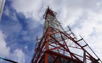 3,5 GHz wird weltweit Basis-Frequenzbereich für 5G Einer der ersten Telekom 5G Funkmasten in Berlin.