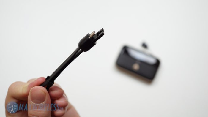 Das kleine USB-Kabel ist ideal für die Powerbank-Funktion.